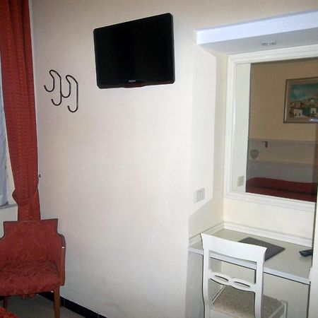 Hotel Lo Squalo 그로타마레 객실 사진