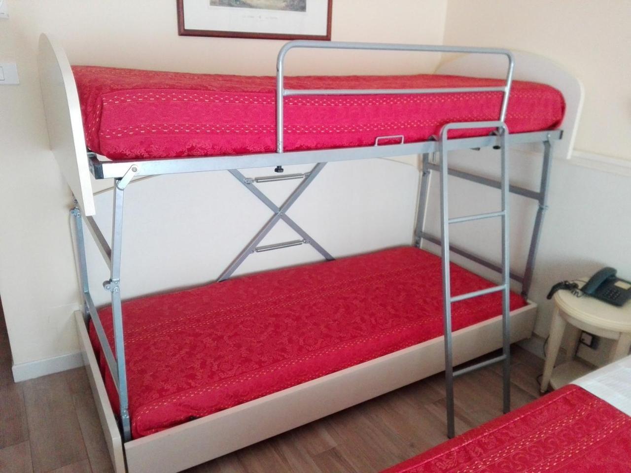 Hotel Lo Squalo 그로타마레 외부 사진