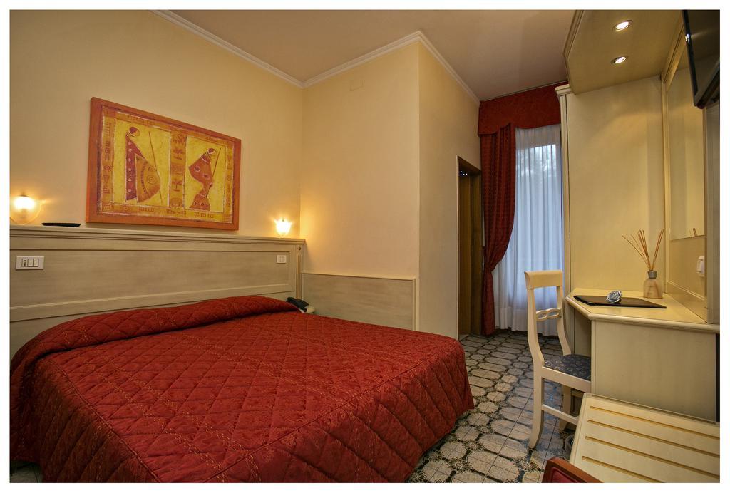 Hotel Lo Squalo 그로타마레 객실 사진
